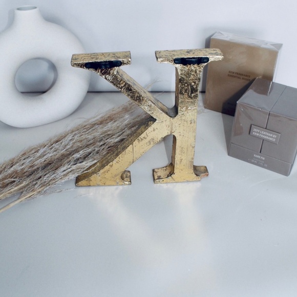 DECOR Distressed Gold ‘K’ Letter - Picture 3 of 4